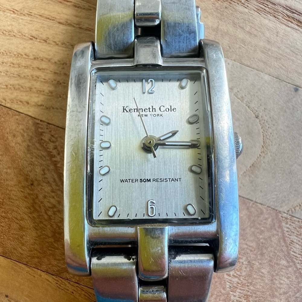 Kenneth Cole New York ladies rectangular silver tone dress watch NEW BATTERY - Picture 2 of 8